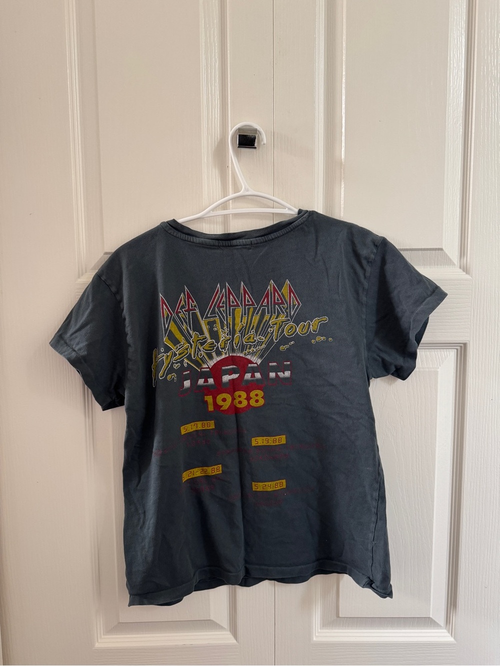 Daydreamer womens Def Leppard Graphic Tee — Charcoal - Picture 3 of 4